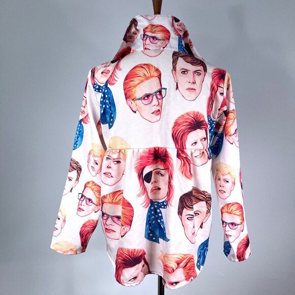 Stylish Women's Graphic Print Top - Picture 2 of 9